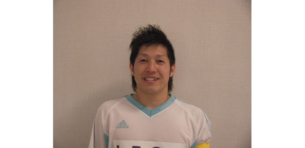 キャプテンの菅原和紀選手。「誰よりも小さく、太っている私ですが、プレーで皆様を感動の渦に巻き込みたいです！」