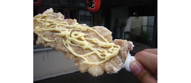 ビールのつまみにぴったり！　「鯵ヶ沢チキンボー」（200円）