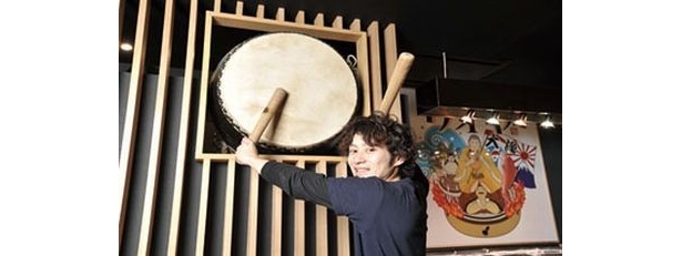 店内では太鼓が鳴り響きます！