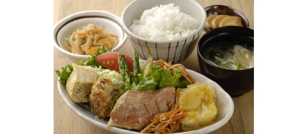 17:45までしか食べられない残業定食って！？