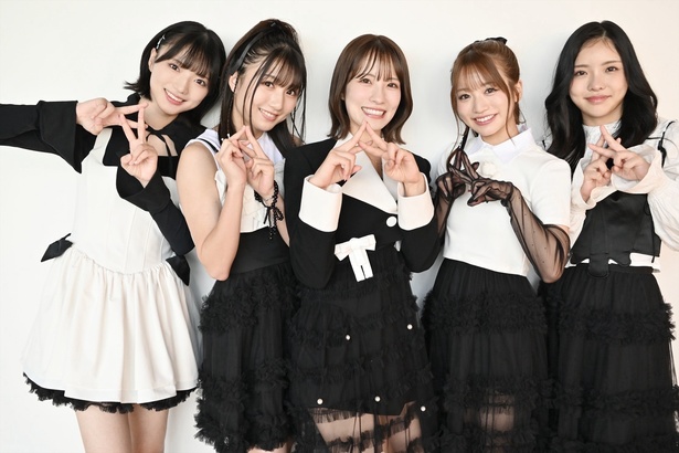 30枚目シングルを発売したNMB48の小嶋花梨、塩月希依音、坂田心咲、三鴨くるみ、高橋ことね