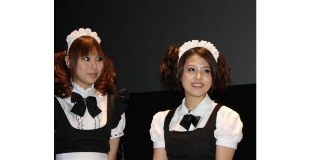 “ミカリン”を演じる疋田沙也さん(左)と“小梅”を演じる湯本美咲さん(右)