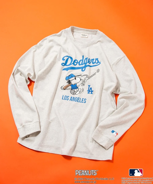 「PEANUTS MLB オリジナルデザイン Tシャツ(オフホワイトA柄)」(5489円)