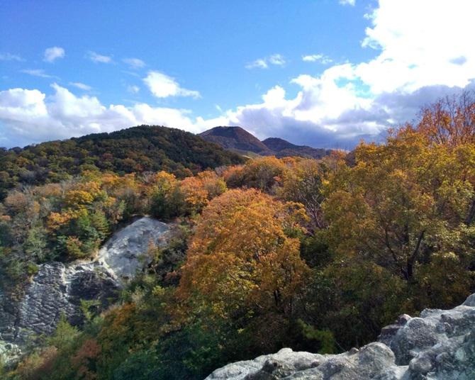 絶景の紅葉をスニーカーで！奈良・屯鶴峰(どんづるぼう)【見頃｜11月中旬〜11月下旬】