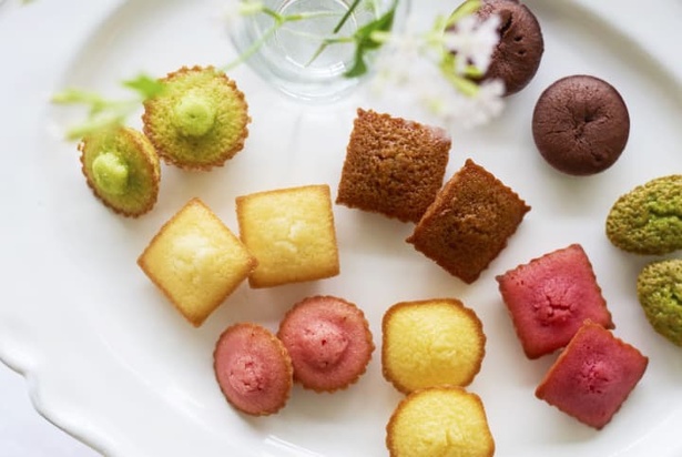 【写真】今年はカフェメニュー1杯と焼き菓子2個が提供される！組み合わせは約1000通り(ランダム)。自身に合ったスイーツペアリングを体験できる