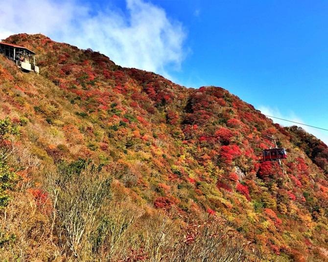 絶景の紅葉をスニーカーで！長崎・妙見岳【見頃｜10月下旬〜11月中旬】 