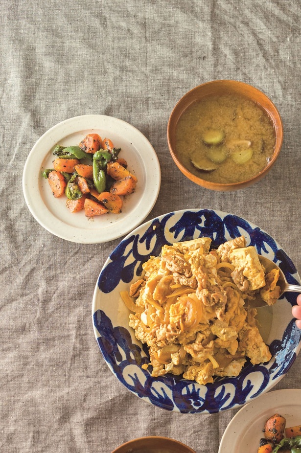 スパイシーな香りが食欲をそそる「豆腐と豚肉のカレーチャンプルー」