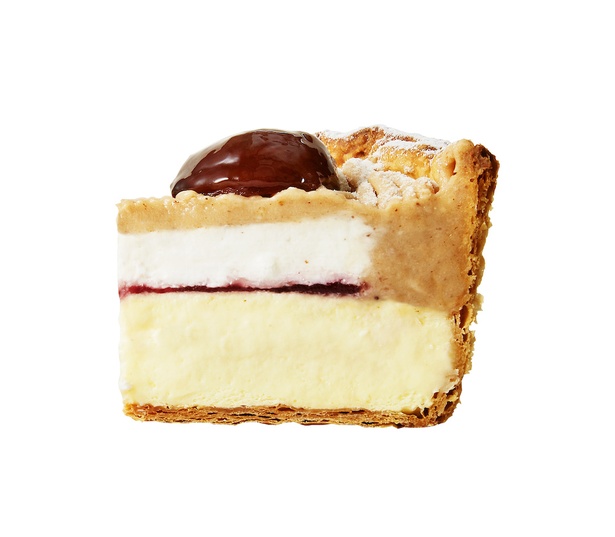 渋皮栗の美味しさをたっぷり堪能できる「秋色モンブランチーズタルト」(2000円) 断面図