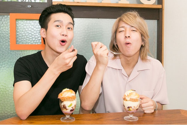 パフェのおいしさに、思わず恍惚の表情