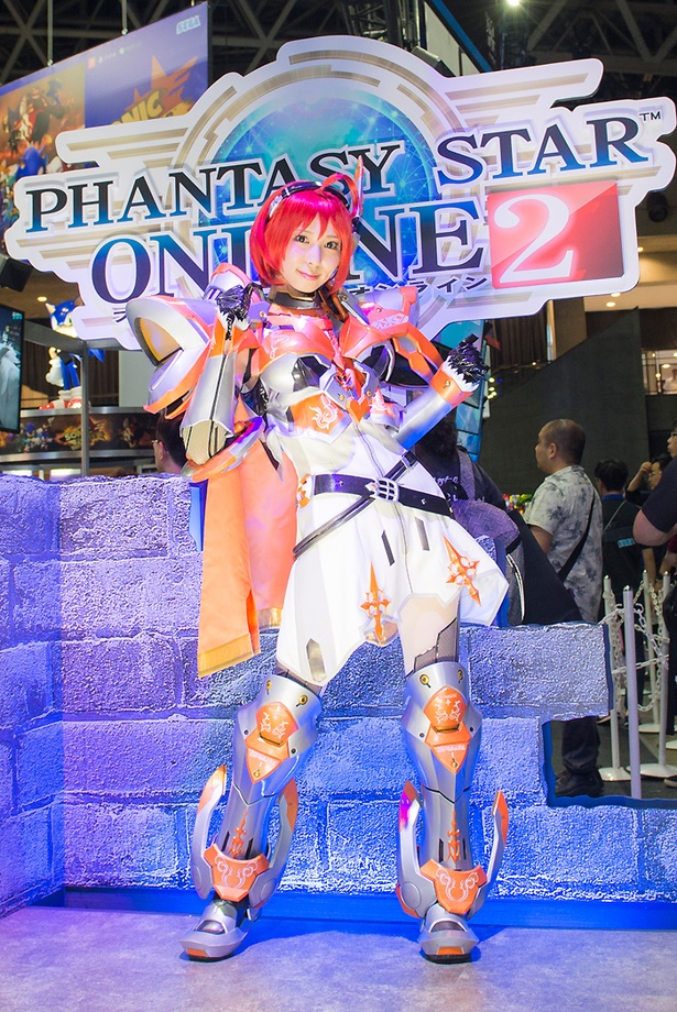 【写真を見る】TGS2017の会場を彩る、公式コスプレイヤー＆コンパニオンたち