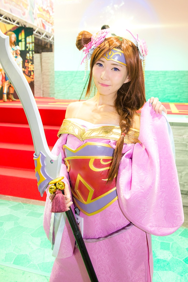 「CLICK TECH」ブースの公式コスプレイヤー