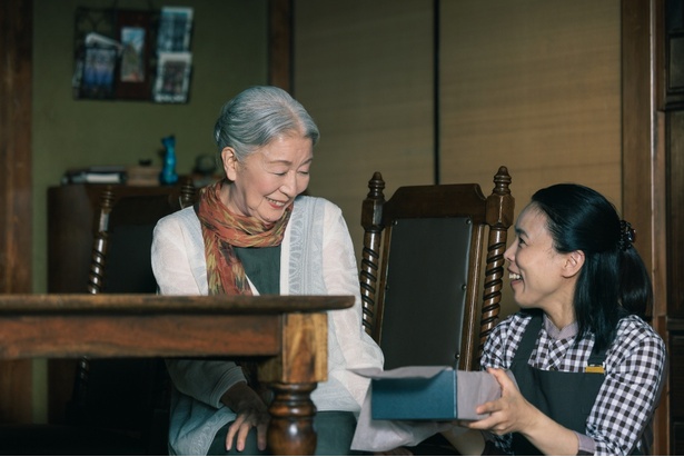 瀬々敬久監督も本作を「万華鏡のような映画だと思う。くるくると回転すると、人と人の絡まり合いが変化し、異なった人生模様を見せてくれる」と本作を評価