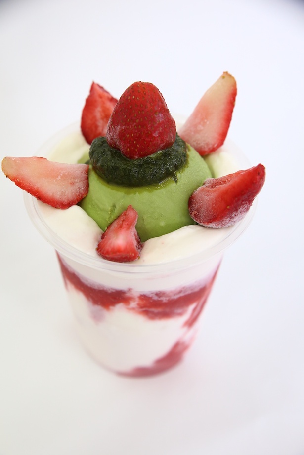 「PHOTOGENIC SWEETS FESTA」Yum Yum Monkeyのフローズンストロベリー抹茶ジェラートシェイク