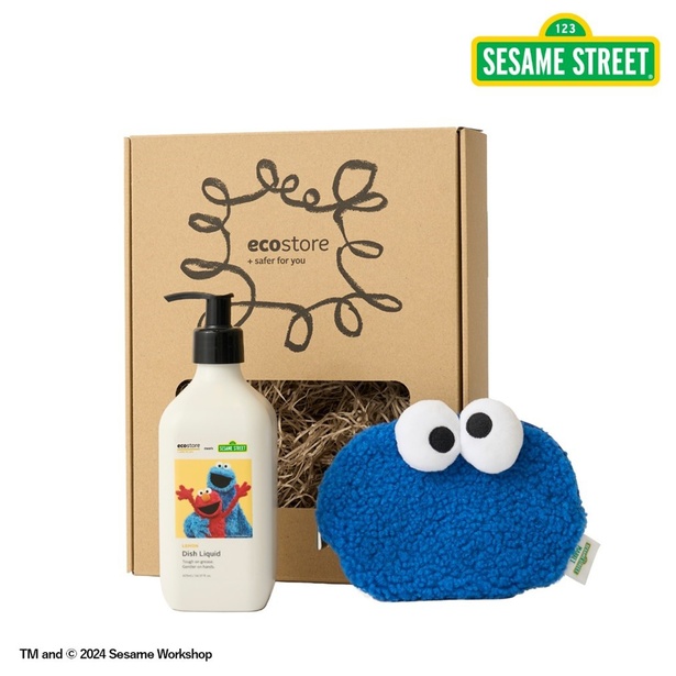 が「＜数量限定＞SESAME STREET ギフトセット(フェイスポーチ)」(5500円)