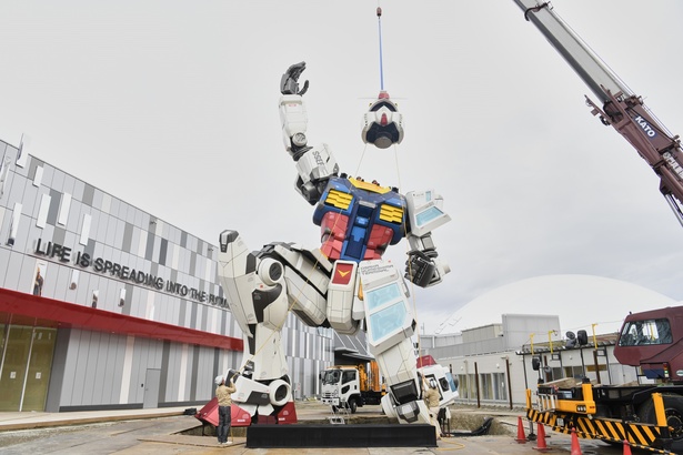 【ガンダム、大阪万博に立つ】約17メートルの実寸大ガンダムが登場！「上頭式」でGUNDAM NEXT FUTURE PAVILIONにこめた思いを語る