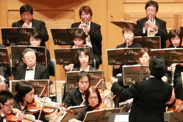 加美町バッハホール管弦楽団によって行われる音楽の生演奏