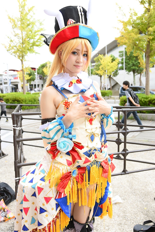 「ラブライブ！」の絢瀬絵里に扮する にしなさらさん