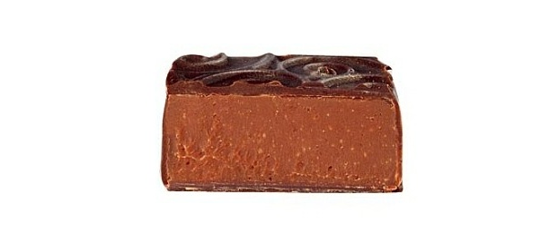 ｢ゴールド｣はミルクチョコガナッシュにほんのりラムが香る