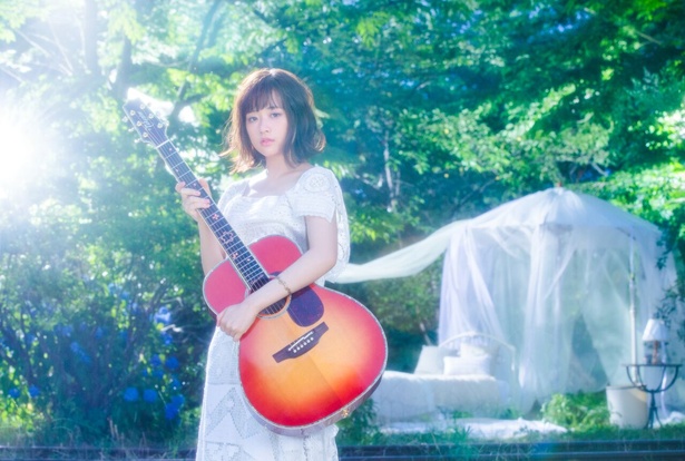 【写真を見る】大原櫻子アーティスト写真
