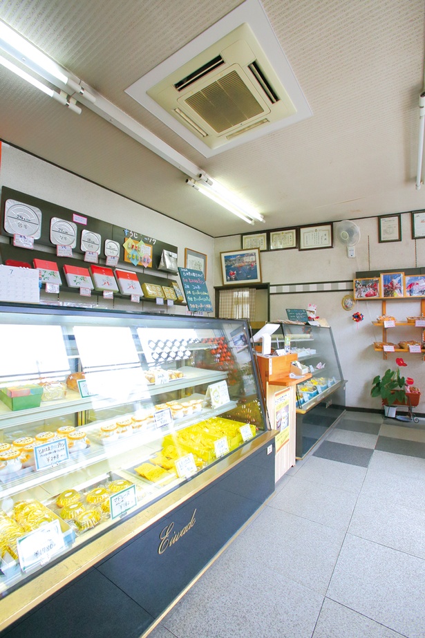 永和堂製菓舗は90年近く地元で愛されている