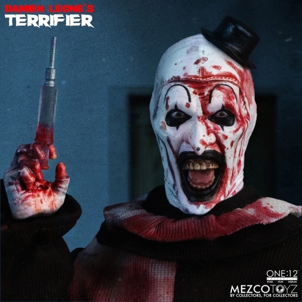 微笑みが増すと返り血も増す！ (「ワン12コレクティブ/ Terrifier テリファー: アート・ザ・クラウン 1/12 アクションフィギュア DXエディション」)