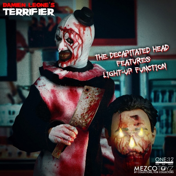 生首は発光ギミックを搭載！(「ワン12コレクティブ/ Terrifier テリファー: アート・ザ・クラウン 1/12 アクションフィギュア DXエディション」)