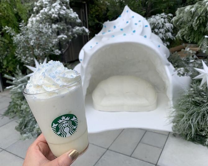 【スタバ新作】ホリデーシーズン2024のスタートを飾る“初雪フラペチーノ”って？