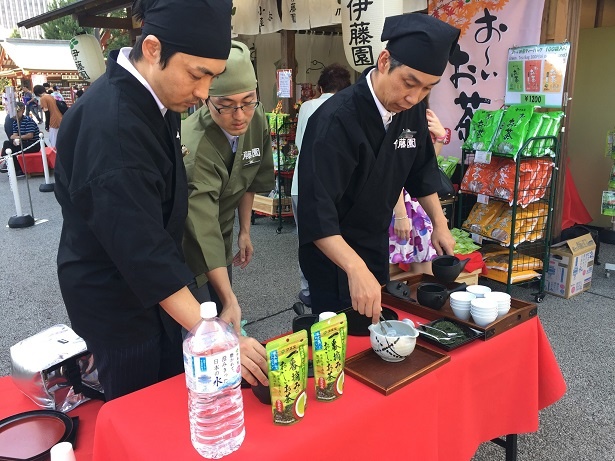 10月1日は”日本茶の日”。この日に合わせて「簡単わくわく大茶会」を全国の量販店などで一斉に開催する