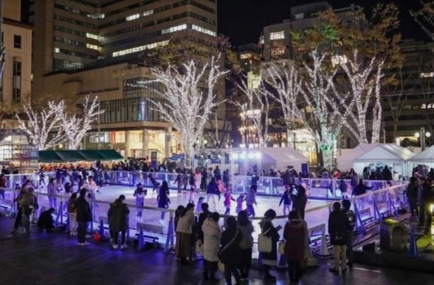 【写真】YORU MACHI in 千葉市中心市街地のスケートリンク