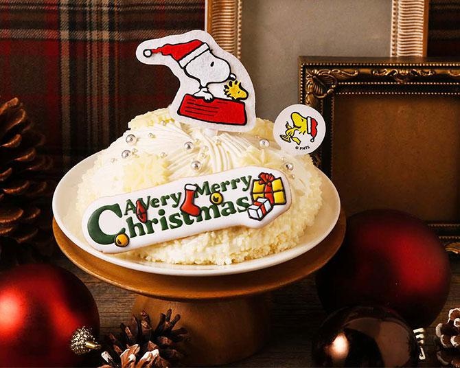 スヌーピーがケーキの上でそり滑り!?ピーナッツ カフェのクリスマスケーキ＆ギフトBOXは完売必至！