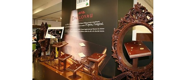 【写真】店内は、テーマの“オペラ”をイメージしたオブジェがいっぱい