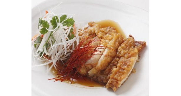 「中国老舗　天津飯店」の「新チキン南蛮　黒船来航ペリービックリ！」（800円）