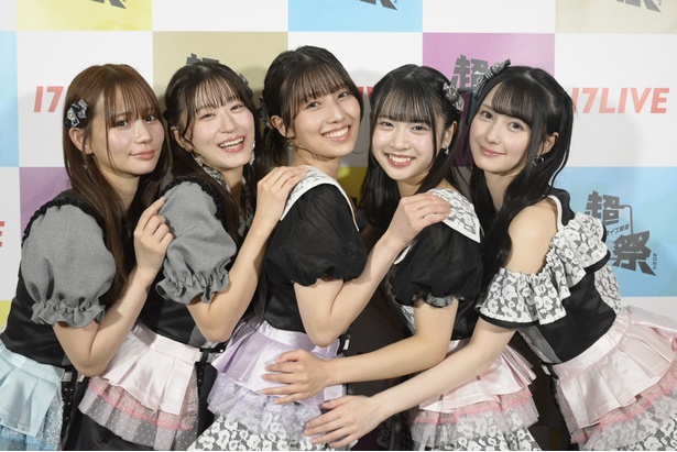 NMB48が、「超ライブ配信祭2024 〜みんなで叶える夢がある〜」出演について振り返った※写真左から和田海佑、上西怜、安部若菜、芳賀礼、山本望叶