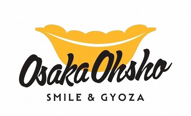 「SMILE ＆ GYOZA」と書かれた新しいロゴ