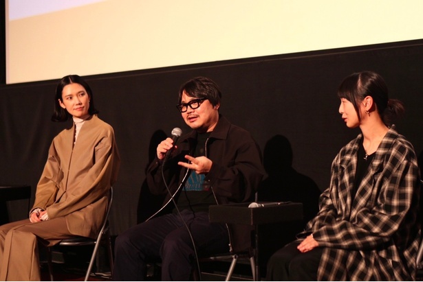 秋田拠点センターALVEで行われた「MIRRORLIAR FILMS AKITA文化祭」に阿部進之介、山田孝之、小栗旬、浅野忠信らが登壇