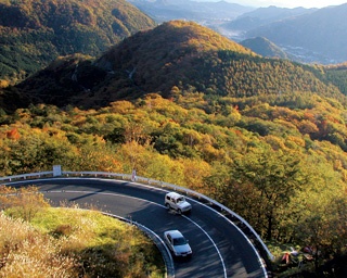 日光・いろは坂で紅葉のグラデーションを満喫！