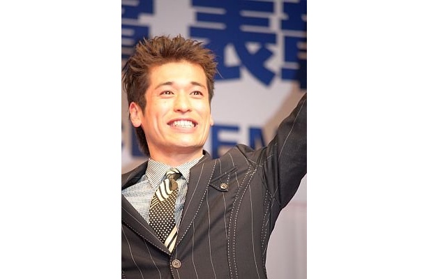 特別賞を受賞した佐藤隆太さんはガッツポーズ