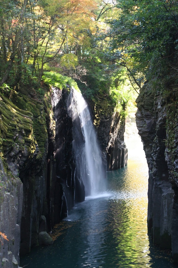 峡谷・滝・紅葉全てのバランスが美しい／高千穂峡