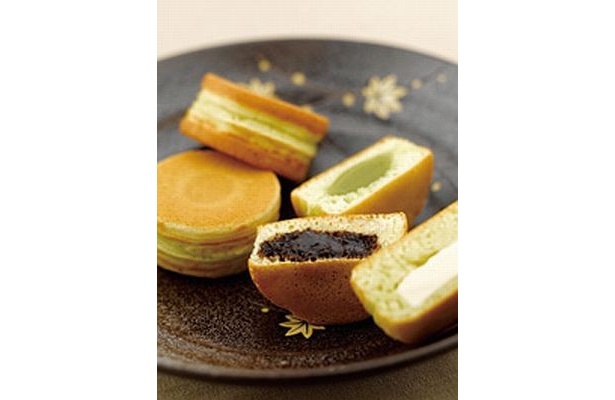 ｢パンケーキ｣はごまあん、きなこカスター、チョコレート、クリームチーズ(各120円)のほか、食事系でハムチーズ(160円)もあり
