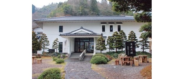 坂本龍馬が脱藩した街道の国境にある梼原の会場｢ゆすはら･維新の道社中｣