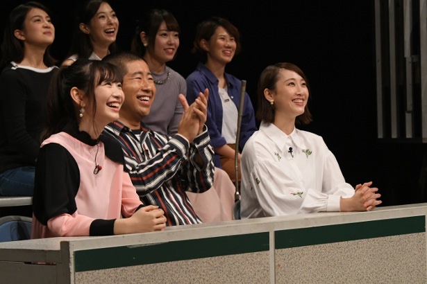 【写真を見る】(写真左から)岡本夏美、澤部佑、松井玲奈も藤本が語る衝撃の持論に仰天!