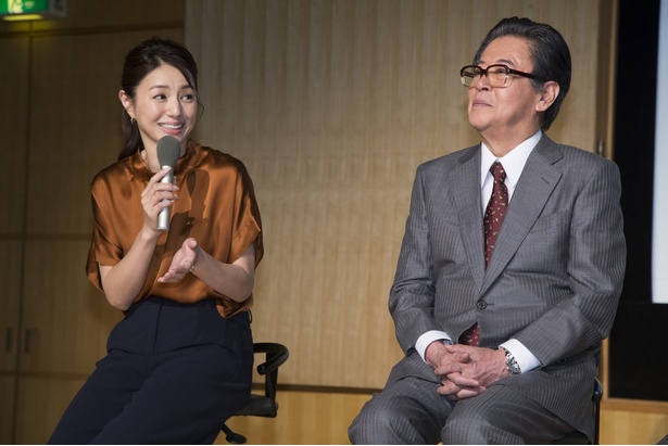「先に生まれただけの僕」第1話先行試写会の様子