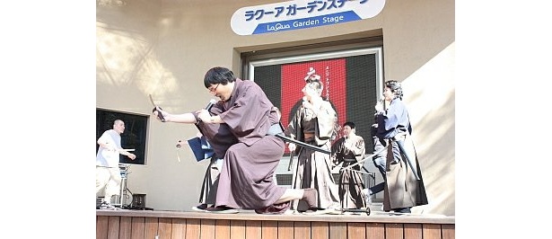 100人斬りの企画も。カッコ良く斬る山ちゃん