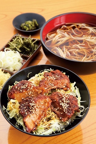 会津名物「ソースカツ丼」＆「祝言そば」を堪能！