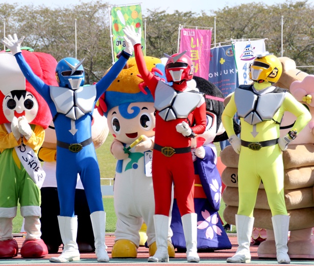 運営サポートとして活躍した、匝瑳市のご当地ヒーローのハリキリ戦隊ソーサマン(ソーサレッド・ソーサブルー・ソーサイエロー)