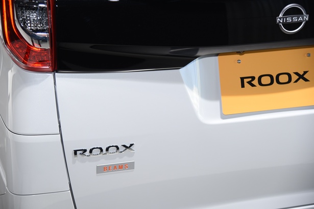 “ビームスエディション”ROOXの背面