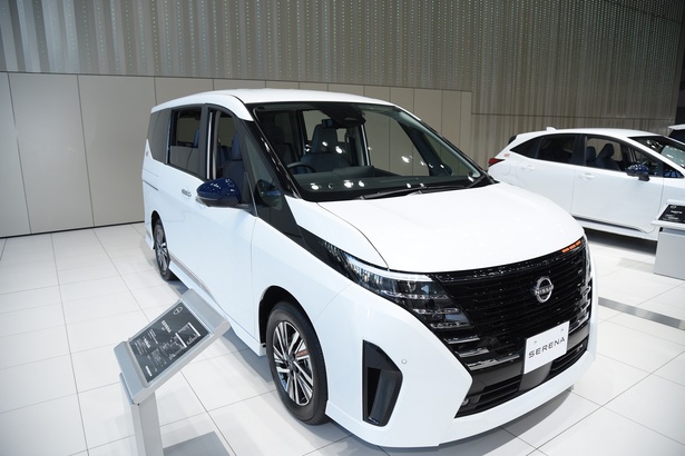 BEAMSがデザイン監修を行った特別仕様車“ビームスエディション”のSERENA