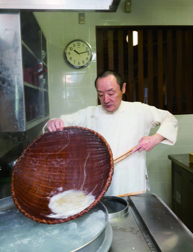 慈久庵店主の小川さんが丁寧に作る蕎麦料理は、ぜひ食べたい