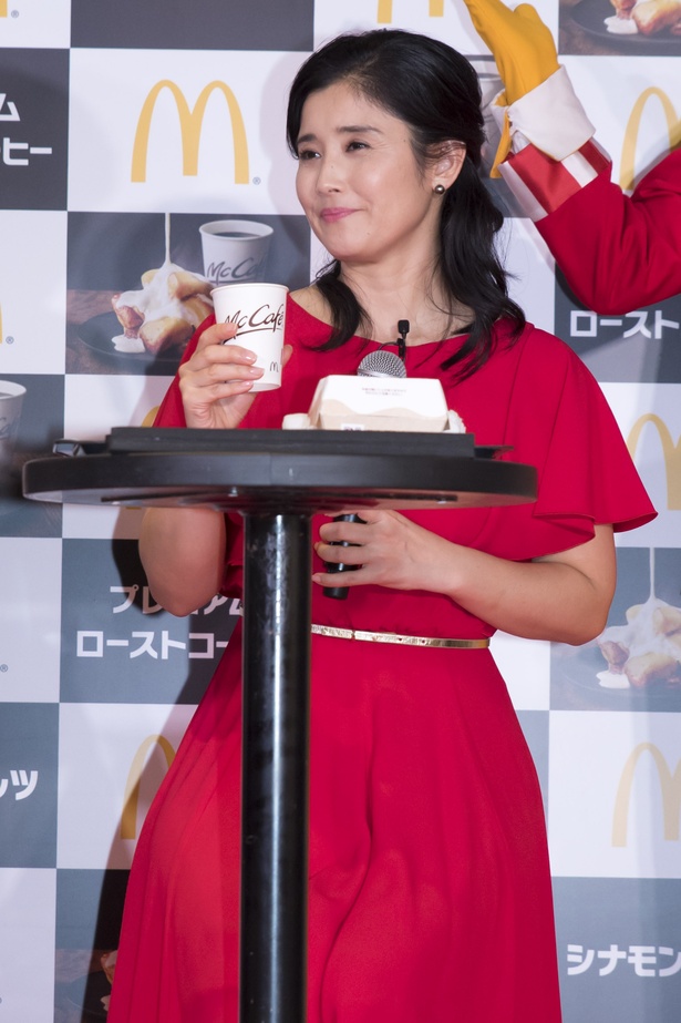 朝、子供たちを送り出した後にコーヒーを飲んでひとときを過ごしていると語る石田
