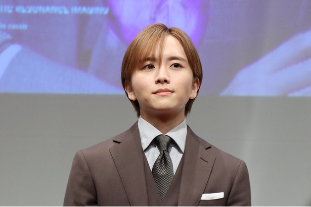 板垣李光人、大きな口を開けマカロンをもぐもぐ頬張る姿に 板垣李光人、大きな口を開けマカロンをもぐもぐ頬張る姿に